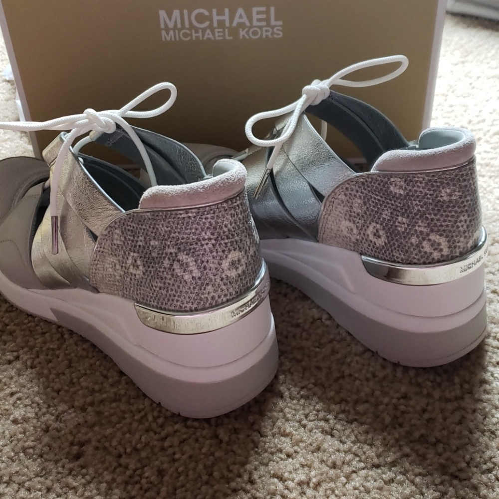 Shoes - Picture 3 of 3